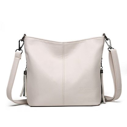 Dámská crossbody kabelka s detaily