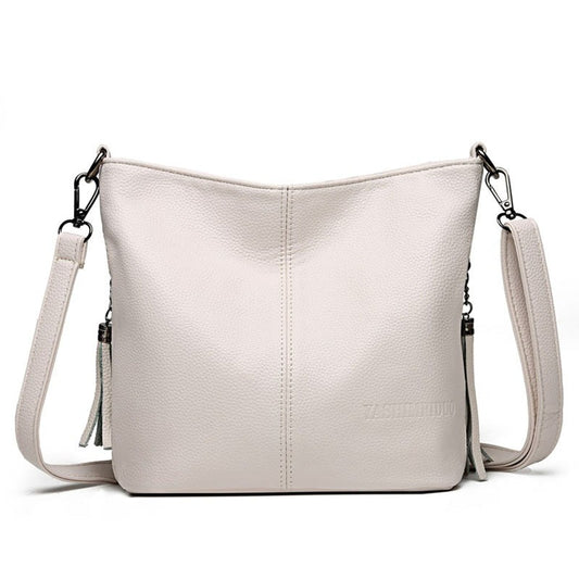 Dámská crossbody kabelka s detaily