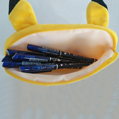 Plyšový penál Pikachu