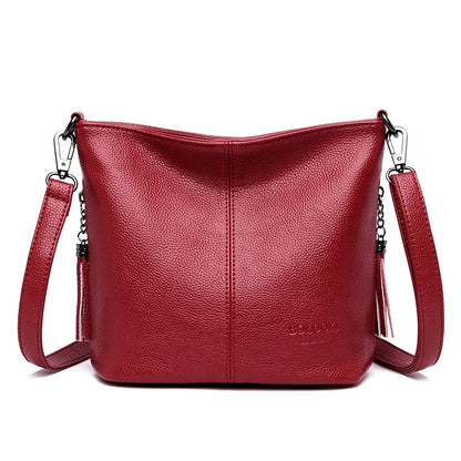 Dámská crossbody kabelka s detaily