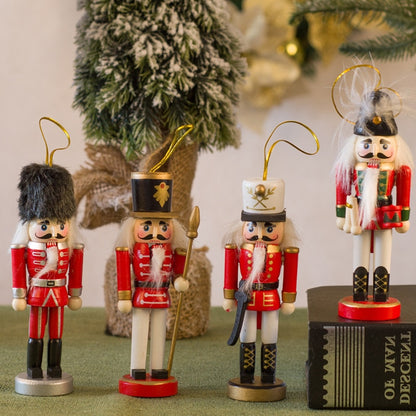 Dřevěný louskáček 4 ks