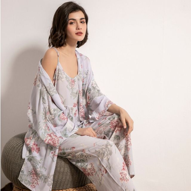 Elegantní pyžamový set se vzorem květin