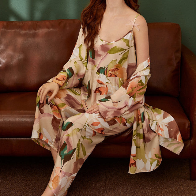 Elegantní pyžamový set se vzorem květin