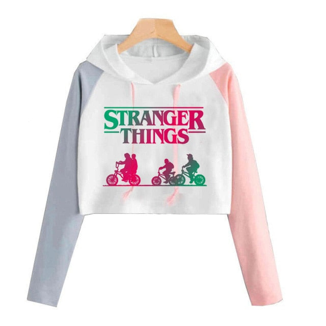 Croptop mikina Stranger Things s kapucí