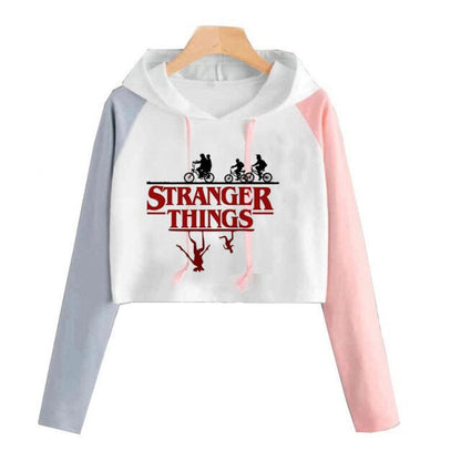 Croptop mikina Stranger Things s kapucí