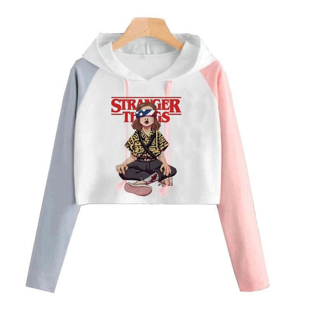 Croptop mikina Stranger Things s kapucí