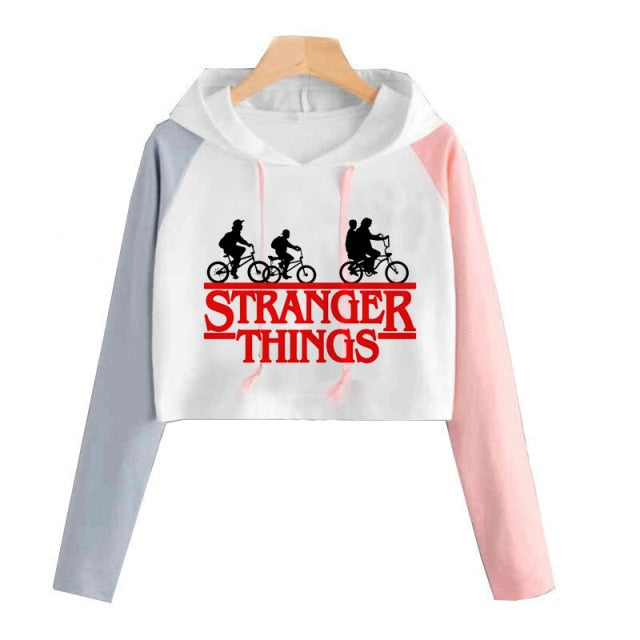 Croptop mikina Stranger Things s kapucí