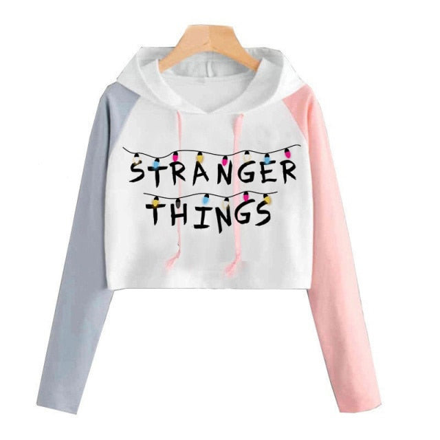 Croptop mikina Stranger Things s kapucí