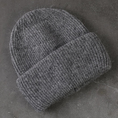 Pohodlná teplá zimní čepice